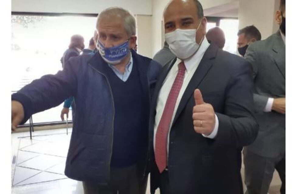 Entregaron herramientas y maquinarias a emprendedores