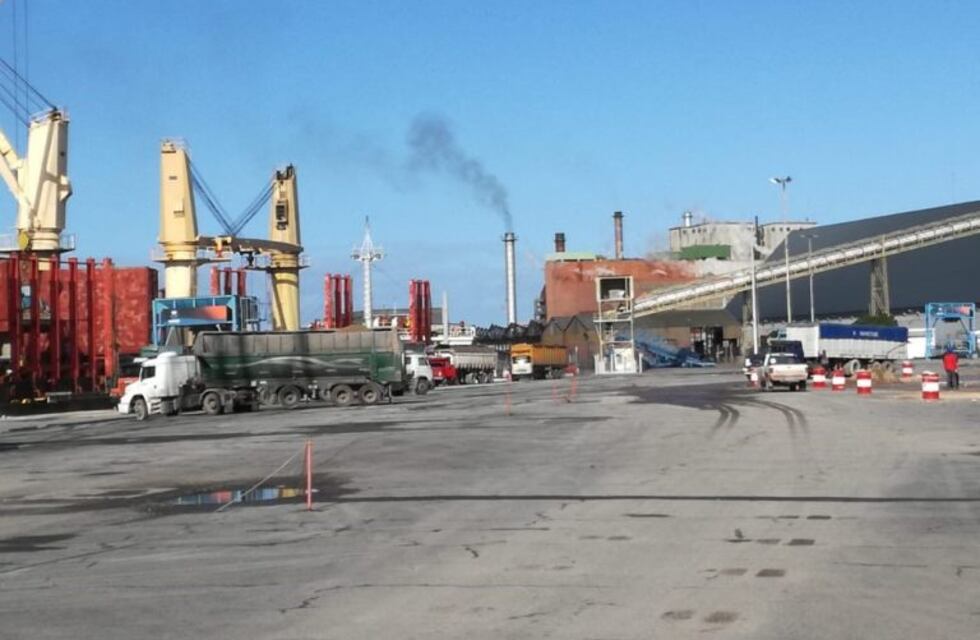 Mesa de diálogo con transportistas en Puerto Quequén
