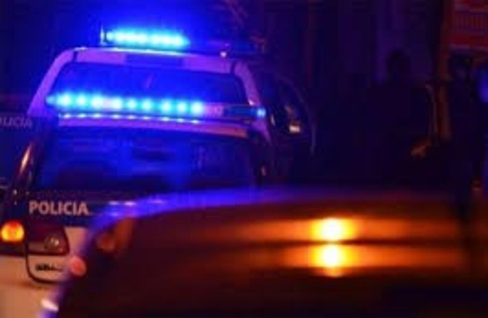 En la madrugada: llamó a la puerta para pedir agua y se robó un celular