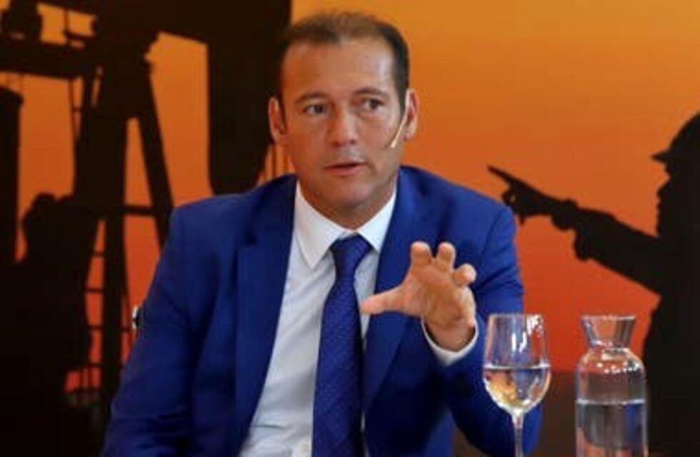 Omar Gutiérrez realizó una presentación para endeudarse por 11 millones de pesos