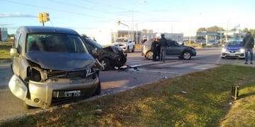 Múltiple choque cerca del Walmart