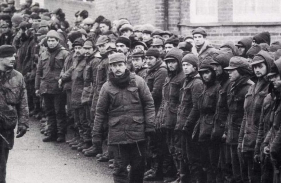 Murió el rosarino que lideró la defensa antiaérea argentina en Malvinas