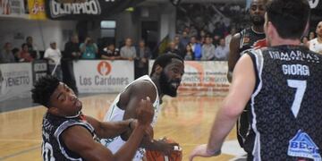 No iba a ser fácil en Santiago y el Griego lo jugó con más fiereza que brillo\u002E