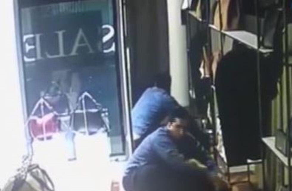Video: Así un ladrón se robó 200 mil pesos en mercadería de un local de Palermo