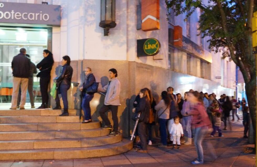 El sábado 28 se pagarán los haberes de la administración pública