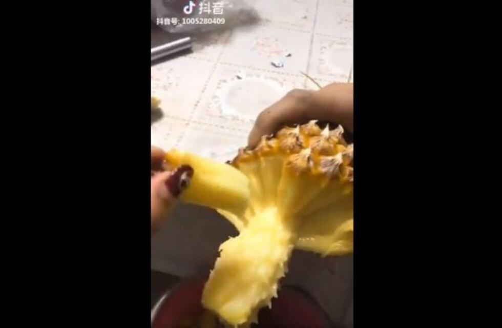 Revelaron cuál es la manera correcta de comer un ananá y el resultado se hizo viral