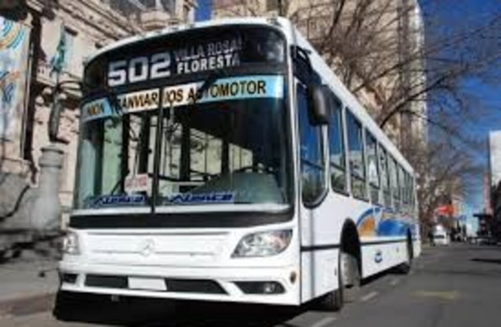 Por corte de calle en Donado y Saavedra, algunos colectivos cambian su recorrido