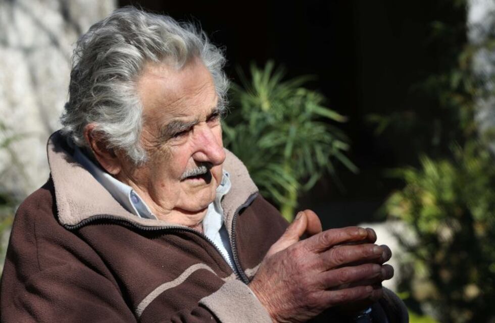 José Mujica dejará el senado para tomarse una "licencia" antes de morir