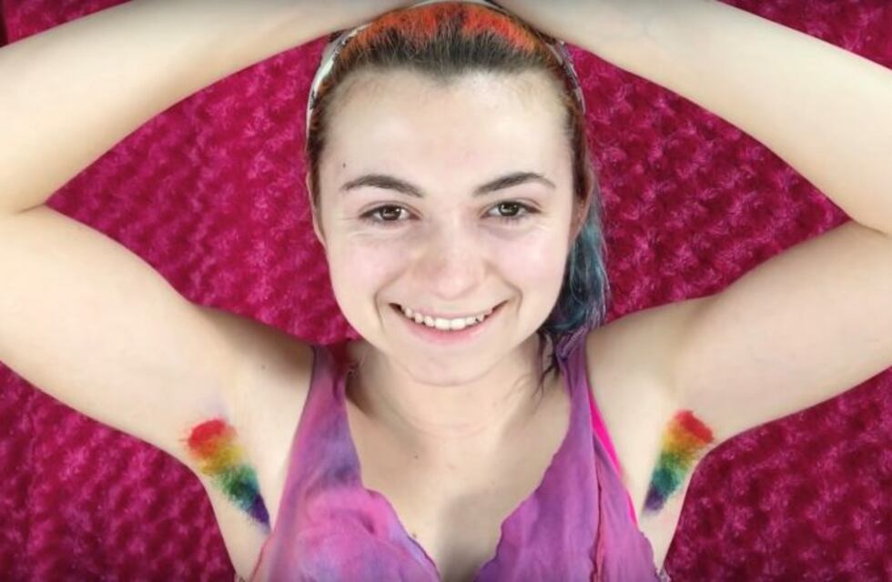 Instagram: llegó la tendencia de teñirse las axilas de colores