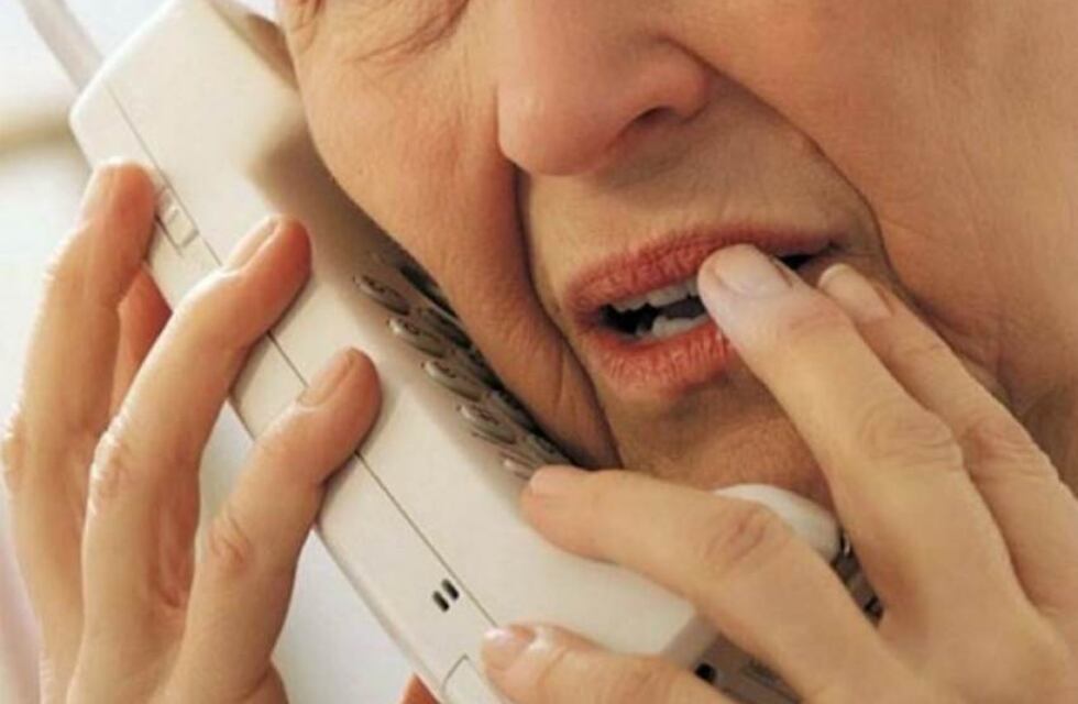 Nueva estafa en Neuquén con el cuento del tío: le robaron 40 mil dólares a una mujer de 74 años