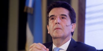 Imagen archivo\u002E Carlos Melconian cuando era el titular del Banco Nación\u002E Foto: DYN\u002E