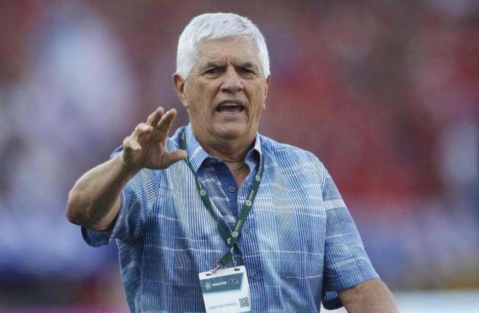 Colón se prepara para la llegada de Comesaña como nuevo entrenador