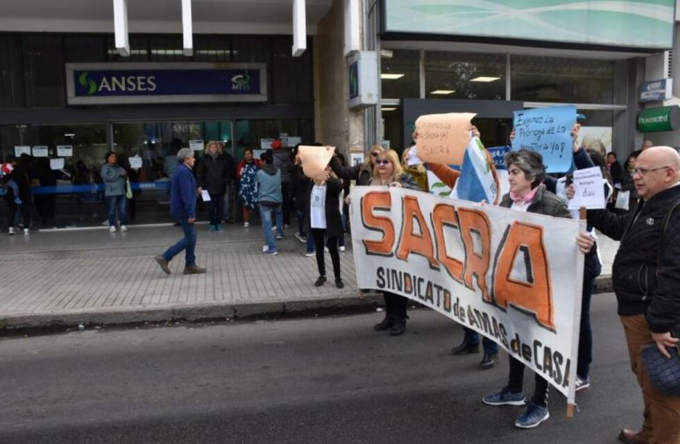 Amas de casa repudiaron decisión de Mauricio Macri
