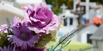 Flores en el cementerio