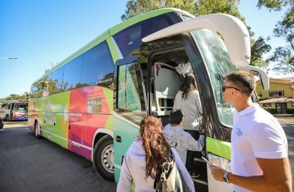 El Bus Turístico Itinerante de la Provincia comenzó a recorrer distintas zonas de Pinamar