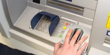 Cajero automático huella dactilar