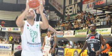 El capitán Diego LoGrippo le dio la victoria a Atenas en el segundo final\u002E