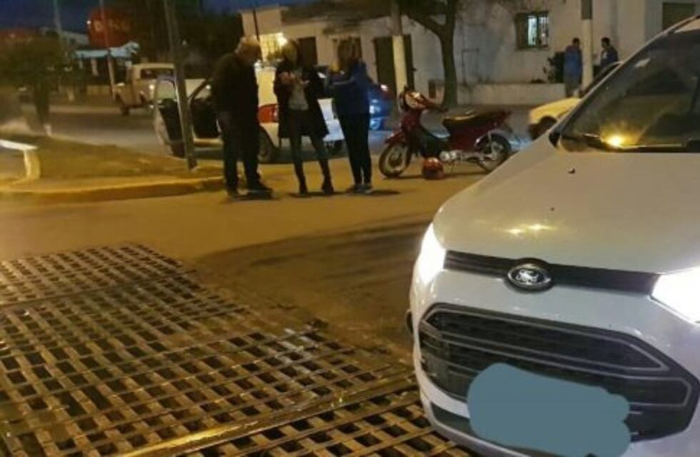 Alta Gracia: dos motociclistas heridos luego de colisionar contra una camioneta