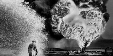 “Kuwait: un desierto en llamas”\u002E Foto de Sebastiao Salgado\u002E