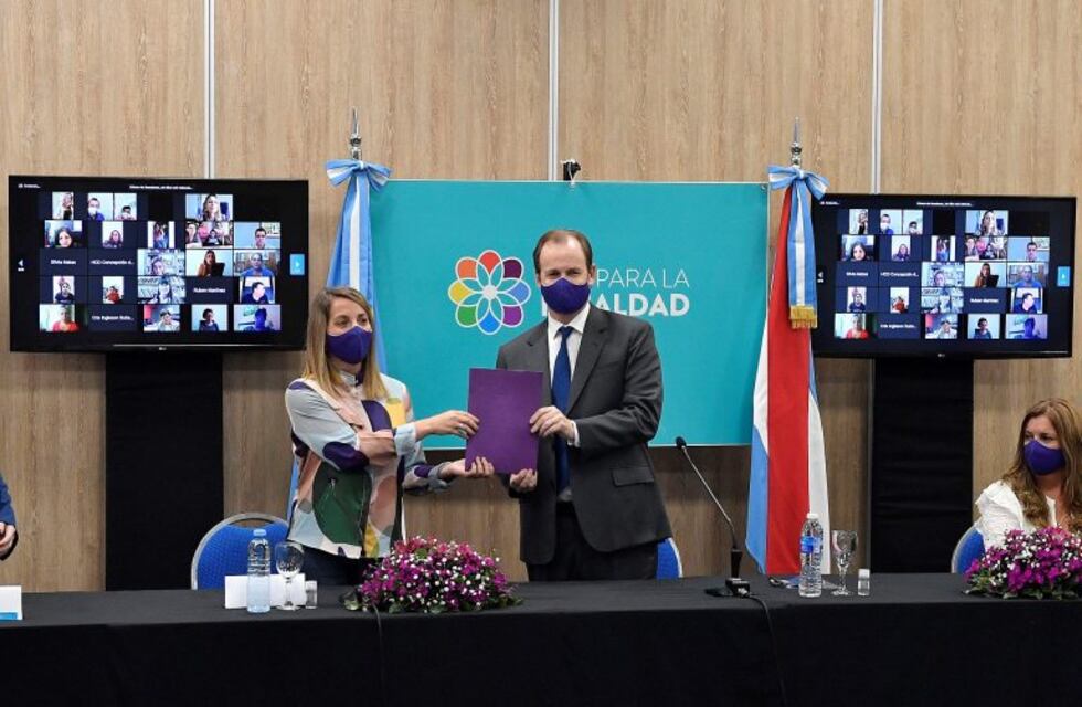 Gustavo Bordet expresó que militará desde lo político y lo personal el proyecto de paridad integral