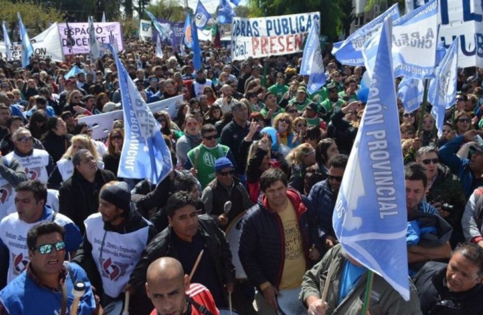 Conflicto con estatales: el Gobierno quiere resolverlo esta semana