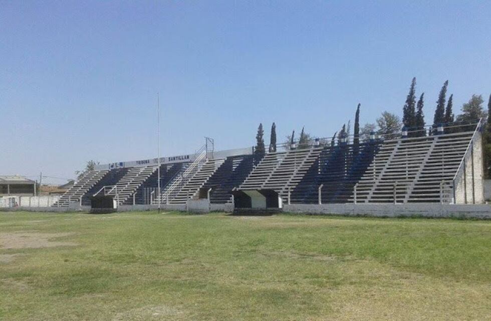 Robaron y destruyeron parte de la estructura del club San Juan