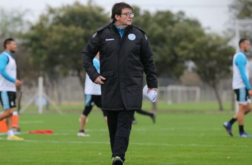 El DT Berti prueba variantes en Belgrano