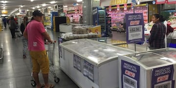 En Rosario la canasta básica superó la barrera de los 60 mil pesos\u002E (Archivo EFE)