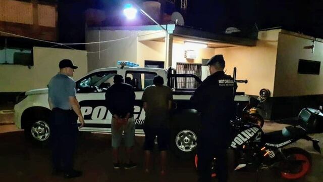 Denunció que le robaron quince mil pesos del interior de su auto en Oberá\u002E