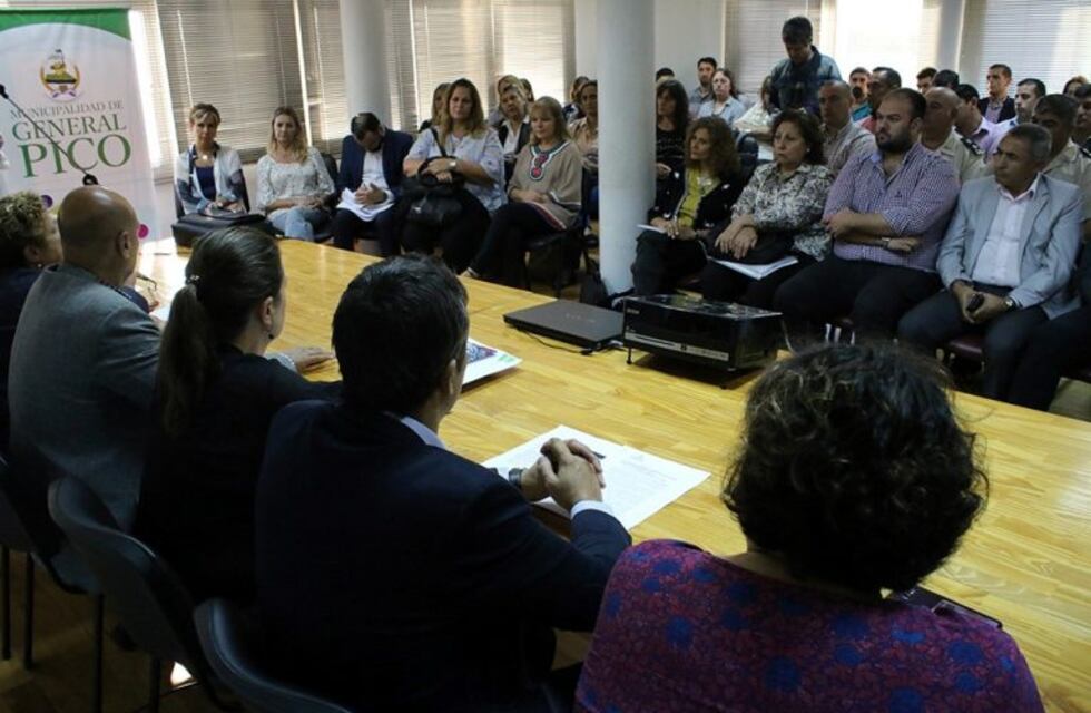 Problemáticas sociales complejas fueron tratadas en reunión interministerial