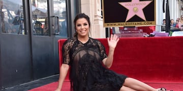 Eva Longoria descubriendo su estrella en el paseo de la fama de Hollywood (Foto: Alberto E\u002E Rodriguez/Getty Images/AFP)
