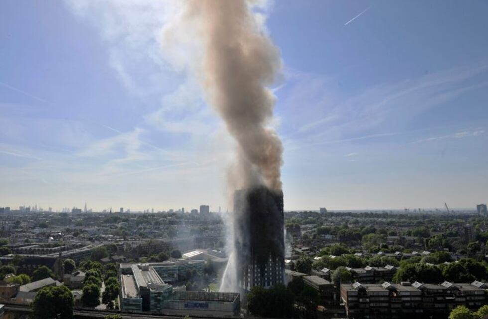 Las impactantes imágenes del incendio en el edificio en Londres