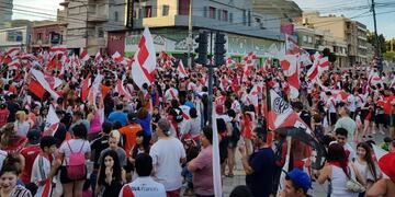 Festejos en Comodoro\u002E Fotos de Adolfo Morales