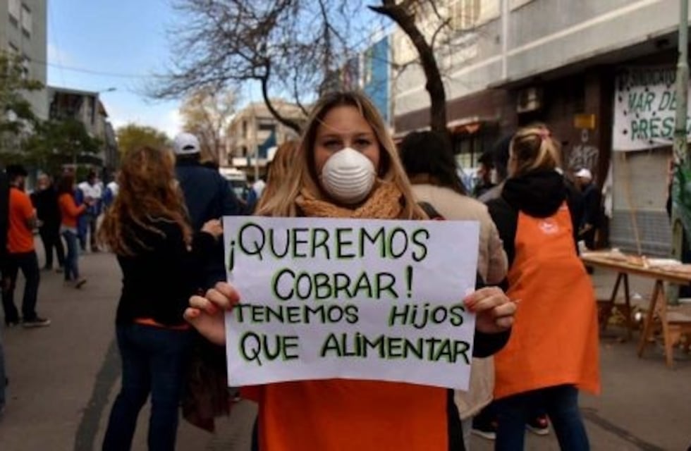 Aseguran que la empresa Postres Balcarce adeuda más de 100 mil pesos a cada trabajador