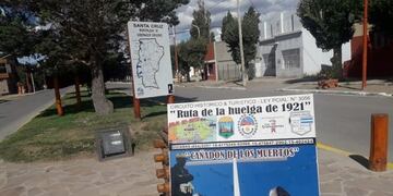 Gobernador Gregores: cartelería itinerante de la Ruta de la huelga de 1921