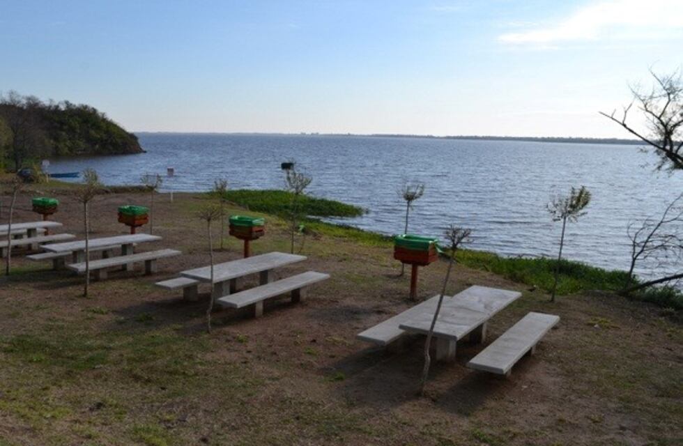 Este jueves se inauguró la "Bajada de los Pescadores" con presencia del intendente y autoridades de Acindar