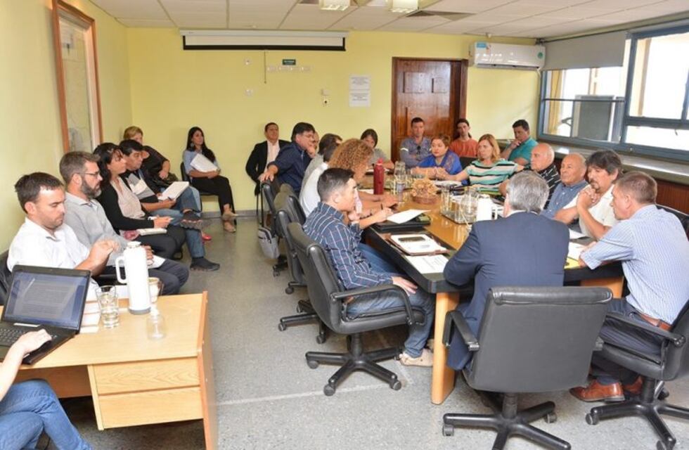 El gobierno ofreció a los estatales una suma fija de 8000 pesos y cláusula gatillo