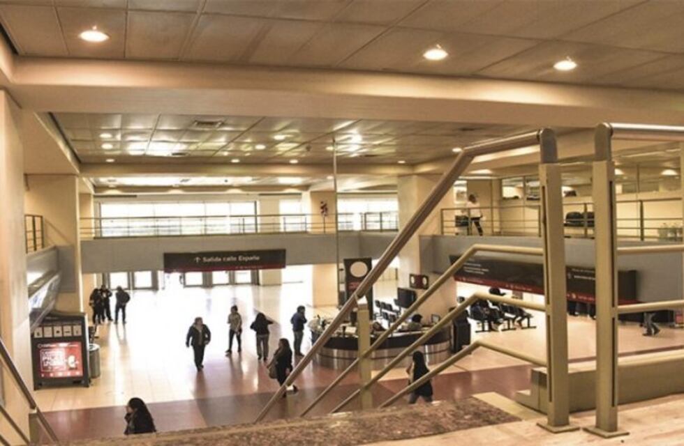 Para ahorrar, cambian todas las luces en un edificio público sanjuanino