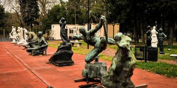 Estatuas retiradas en la Ciudad de Buenos Aires\u002E (Maxi Failla)
