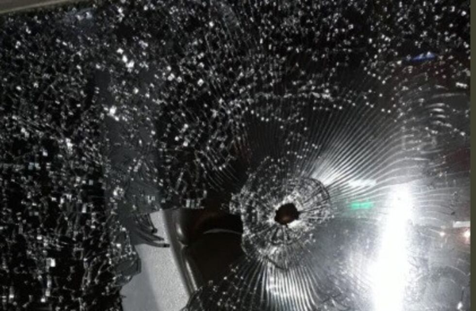 Atacaron a balazos a un colectivo porque el chofer no paró