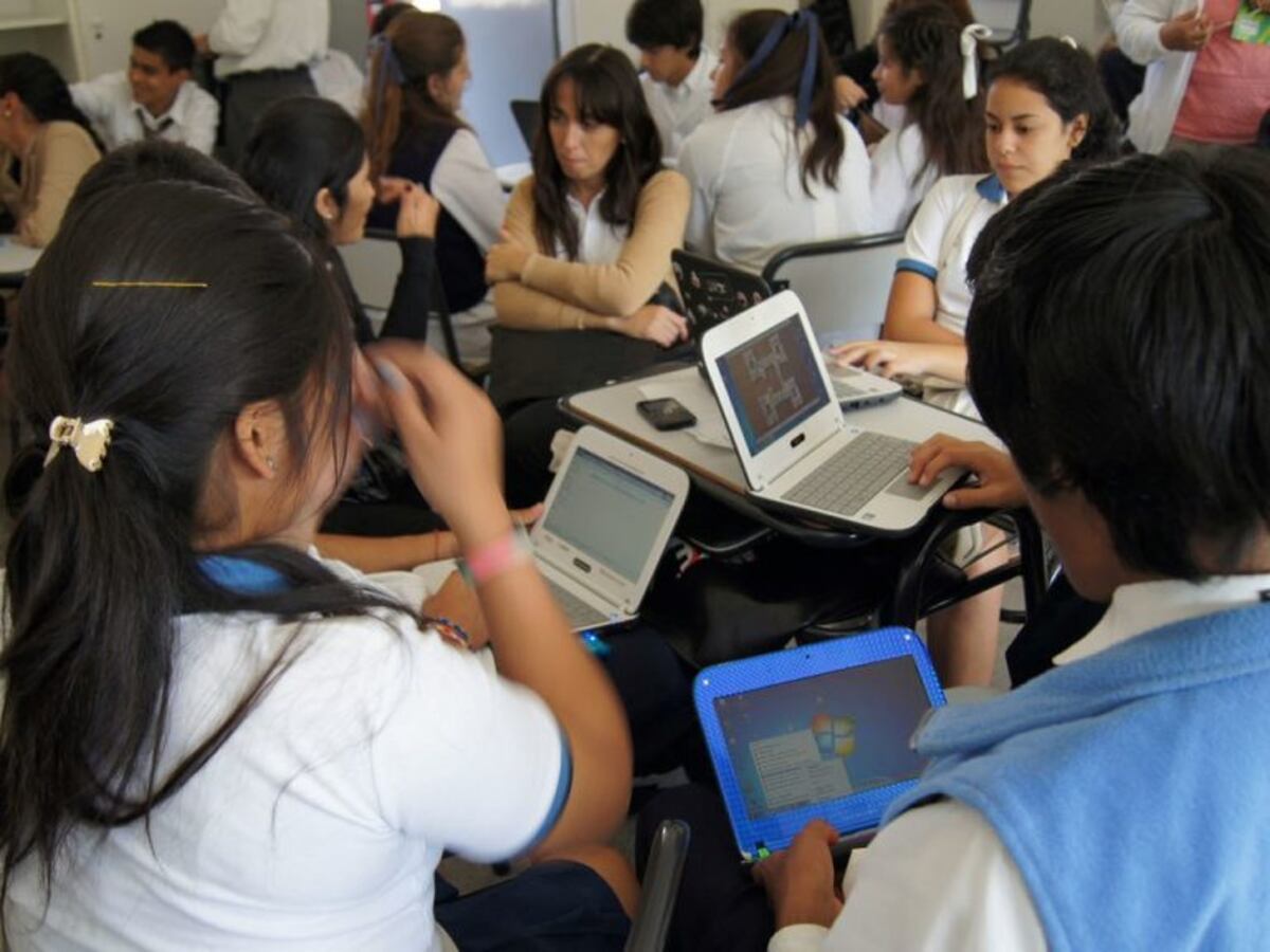 Estudiantes con Nestbooks\nCrédito: Web