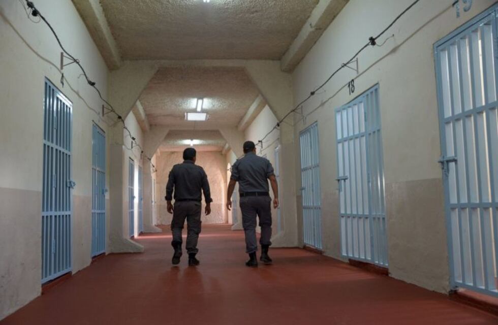 Ingresan 300 presos por mes a las cárceles de Mendoza