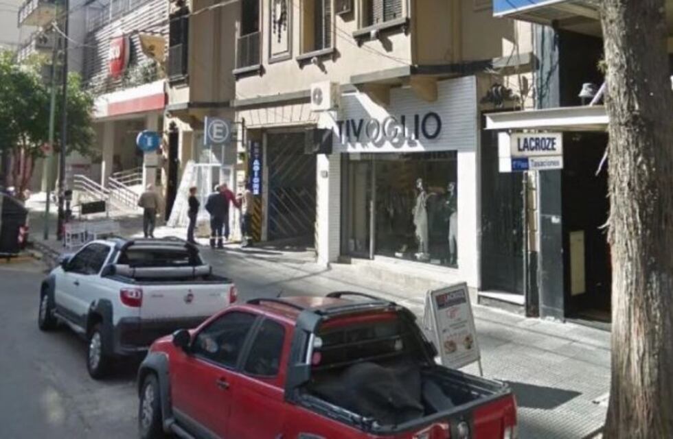 Asaltan y apuñalan en la nuca a un economista en Las Cañitas