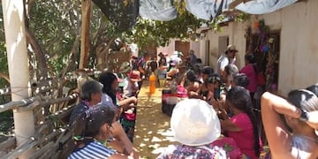 La familia Chañi recibe en su casa a la agrupación \