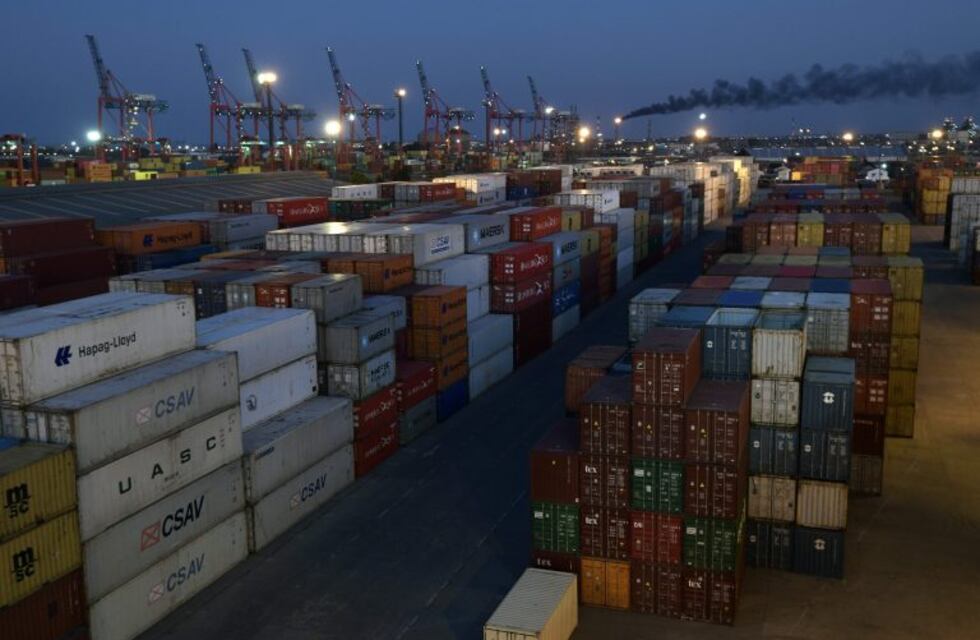 Empresas navieras advierten que podría faltar combustible por una huelga