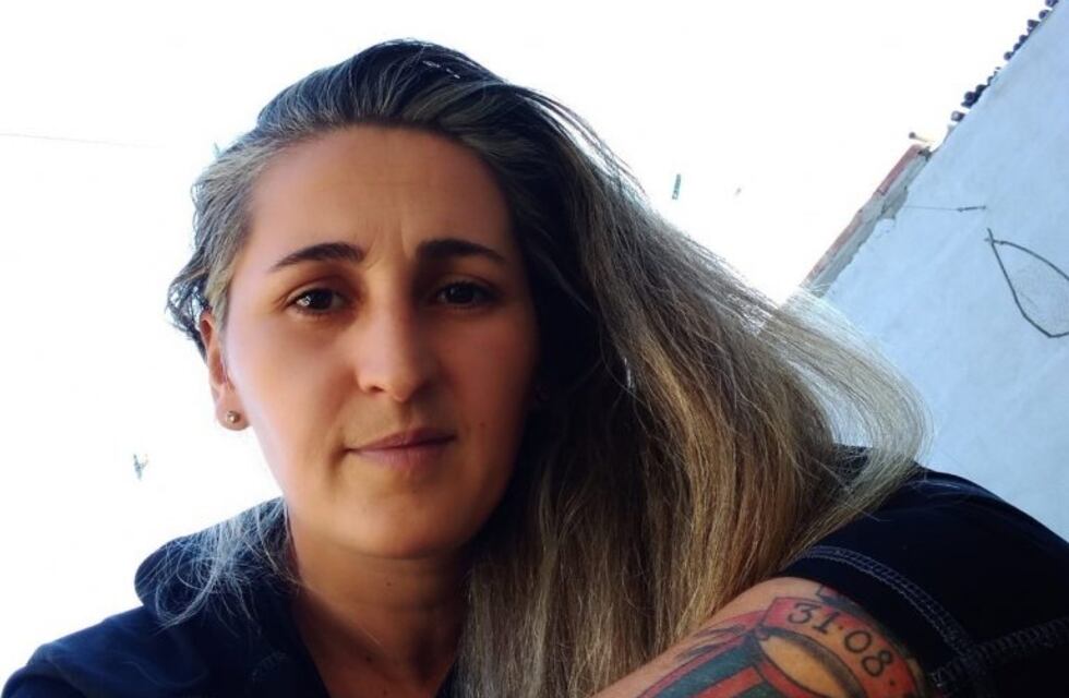 Carolina Navarro, una mujer del fútbol de Arroyito