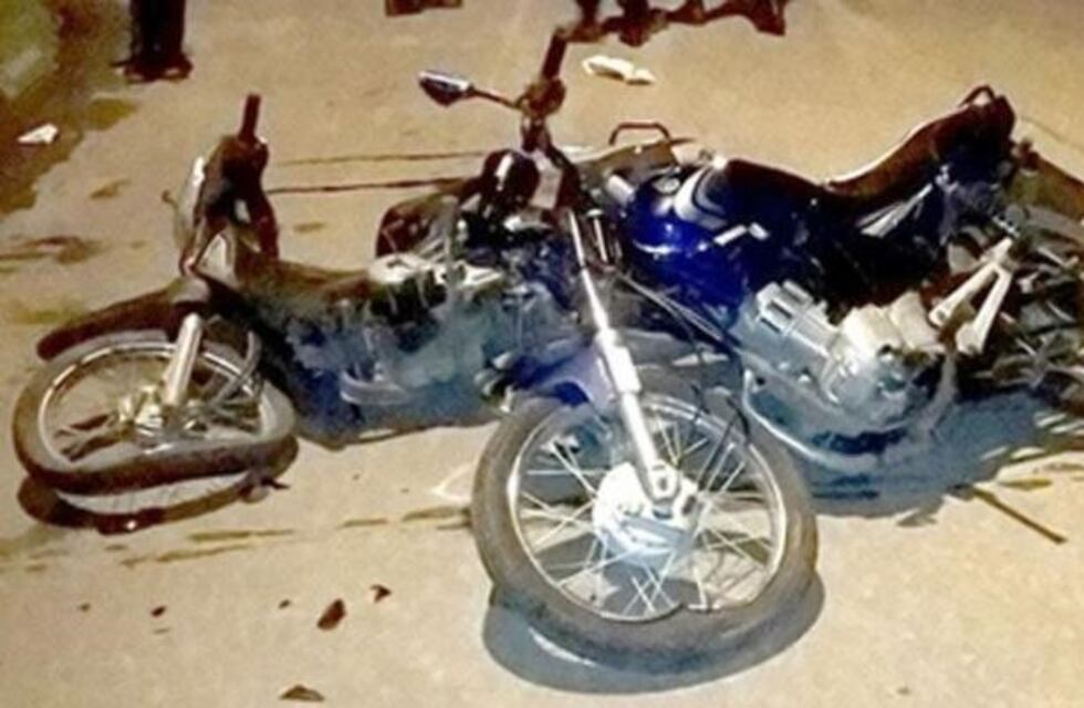 Un choque entre motocicletas dejó a un joven gravemente herido