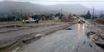 En la zona norte cedió un sector del pavimento\u002E