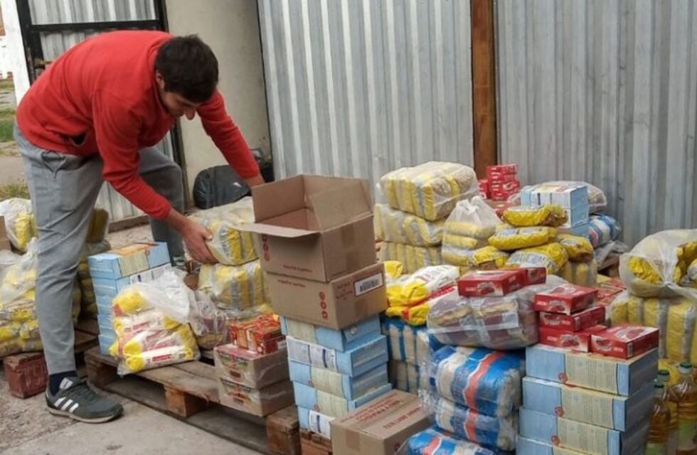 Cáritas entregó más de 200 bolsones de mercadería