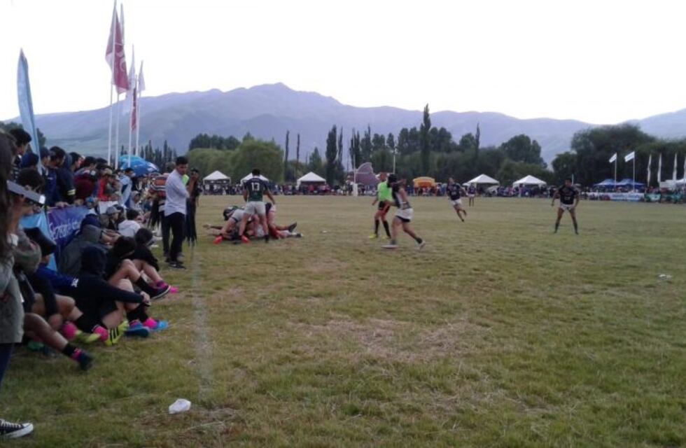 Huirapuca retuvo el título de Campeón del Seven de Tafí